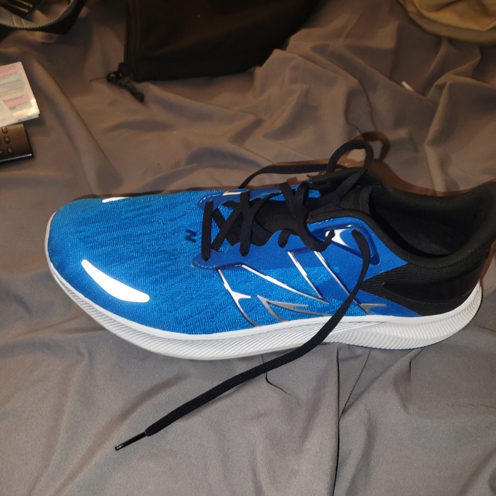 New Balance propel fuelcell size 12 9/10 box